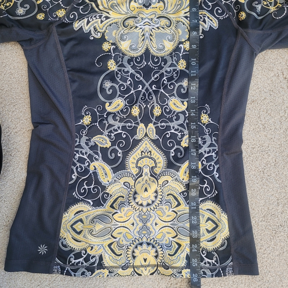 Athleta Runaway Rash Guard Long‎ Sleeved Top Size Small - Picture 5 of 8